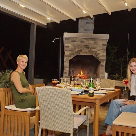 Villa Sara With Sea View And Private Heated Pool Omiš Екстериор снимка