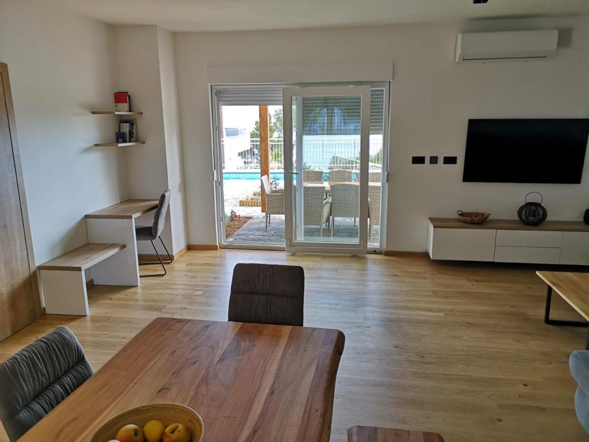Villa Sara With Sea View And Private Heated Pool Omiš Екстериор снимка