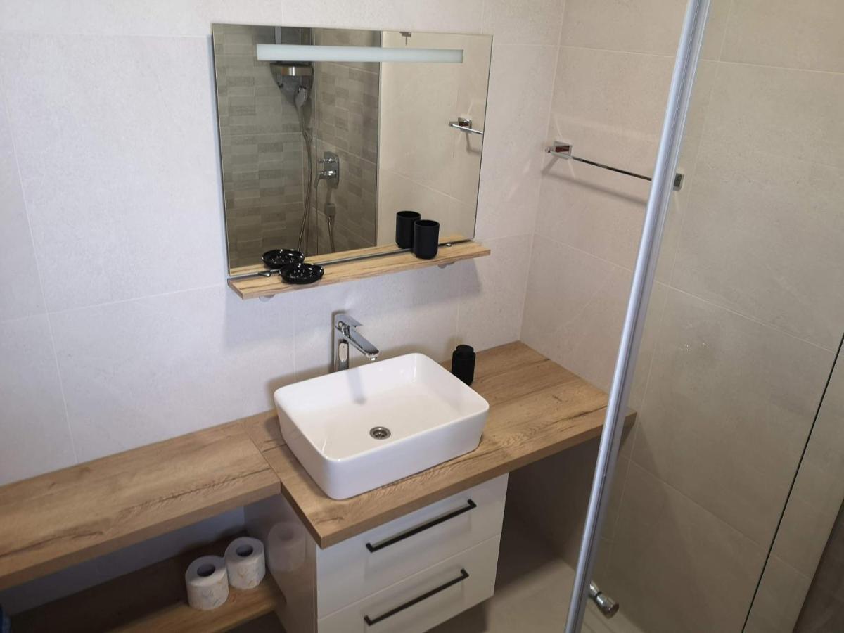 Villa Sara With Sea View And Private Heated Pool Omiš Екстериор снимка