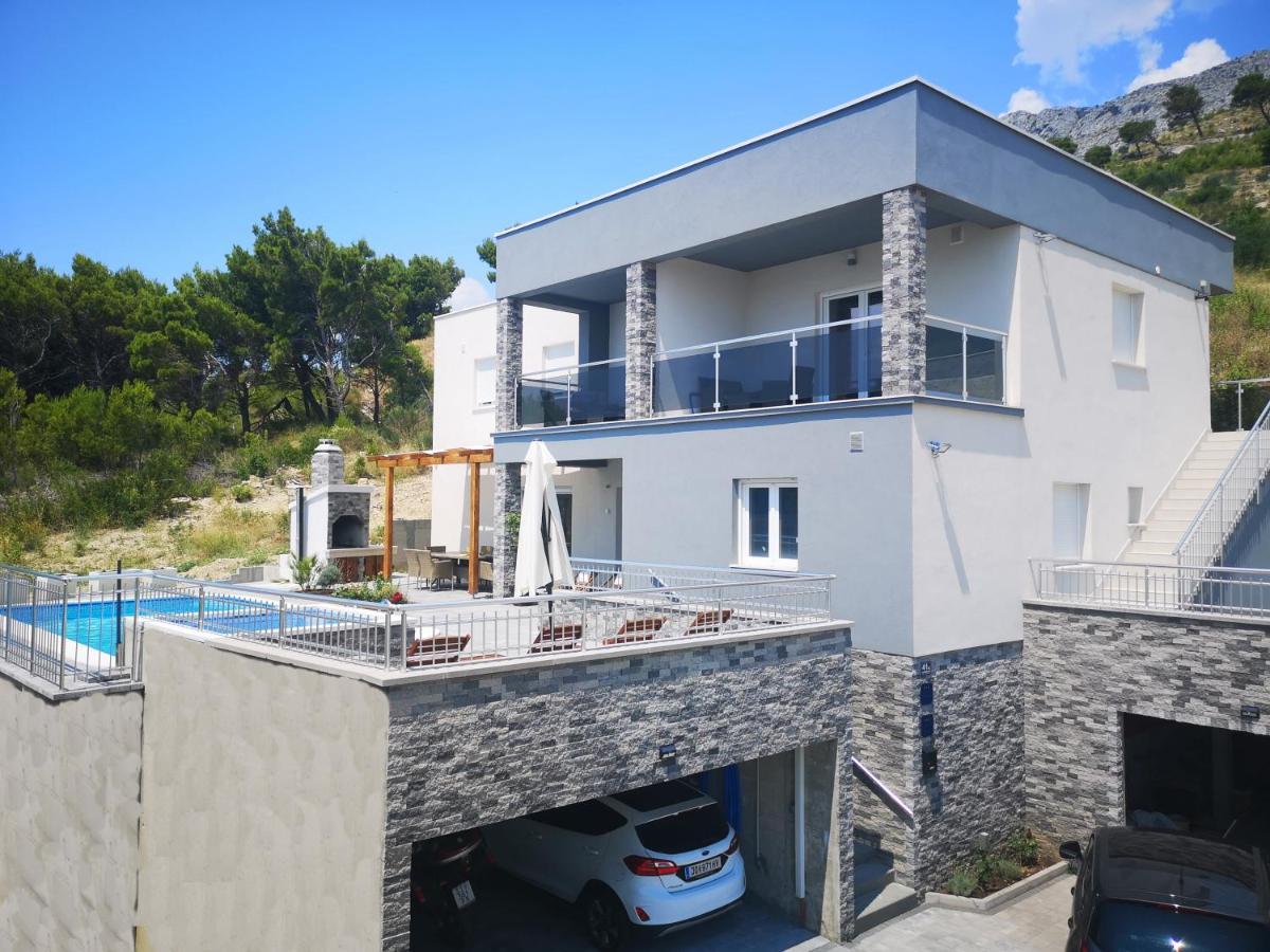 Villa Sara With Sea View And Private Heated Pool Omiš Екстериор снимка