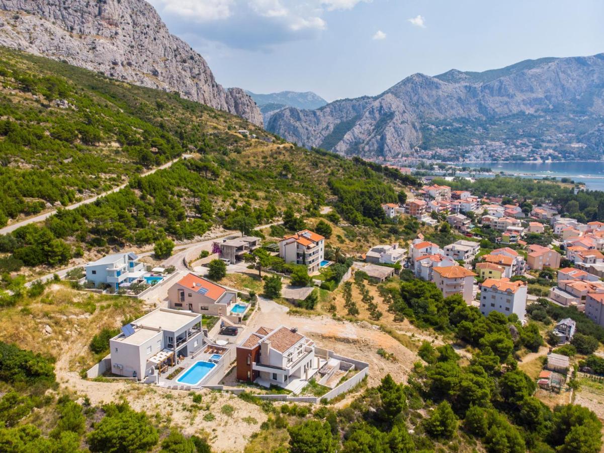 Villa Sara With Sea View And Private Heated Pool Omiš Екстериор снимка