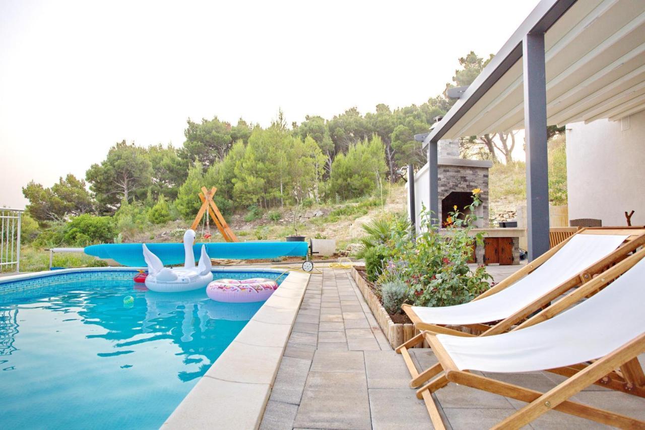 Villa Sara With Sea View And Private Heated Pool Omiš Екстериор снимка