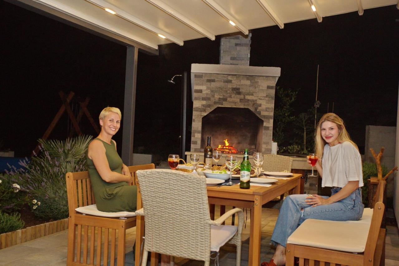 Villa Sara With Sea View And Private Heated Pool Omiš Екстериор снимка