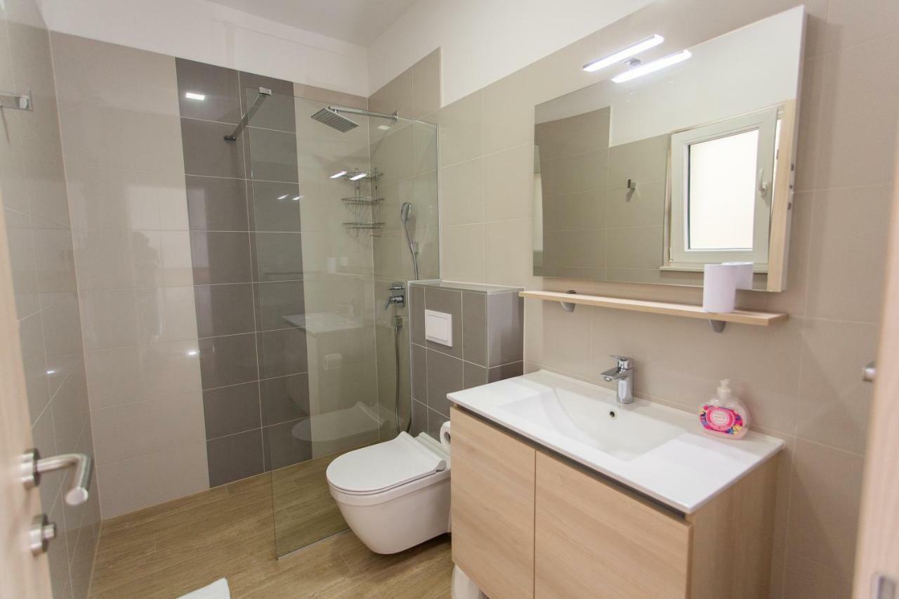 Villa Sara With Sea View And Private Heated Pool Omiš Екстериор снимка