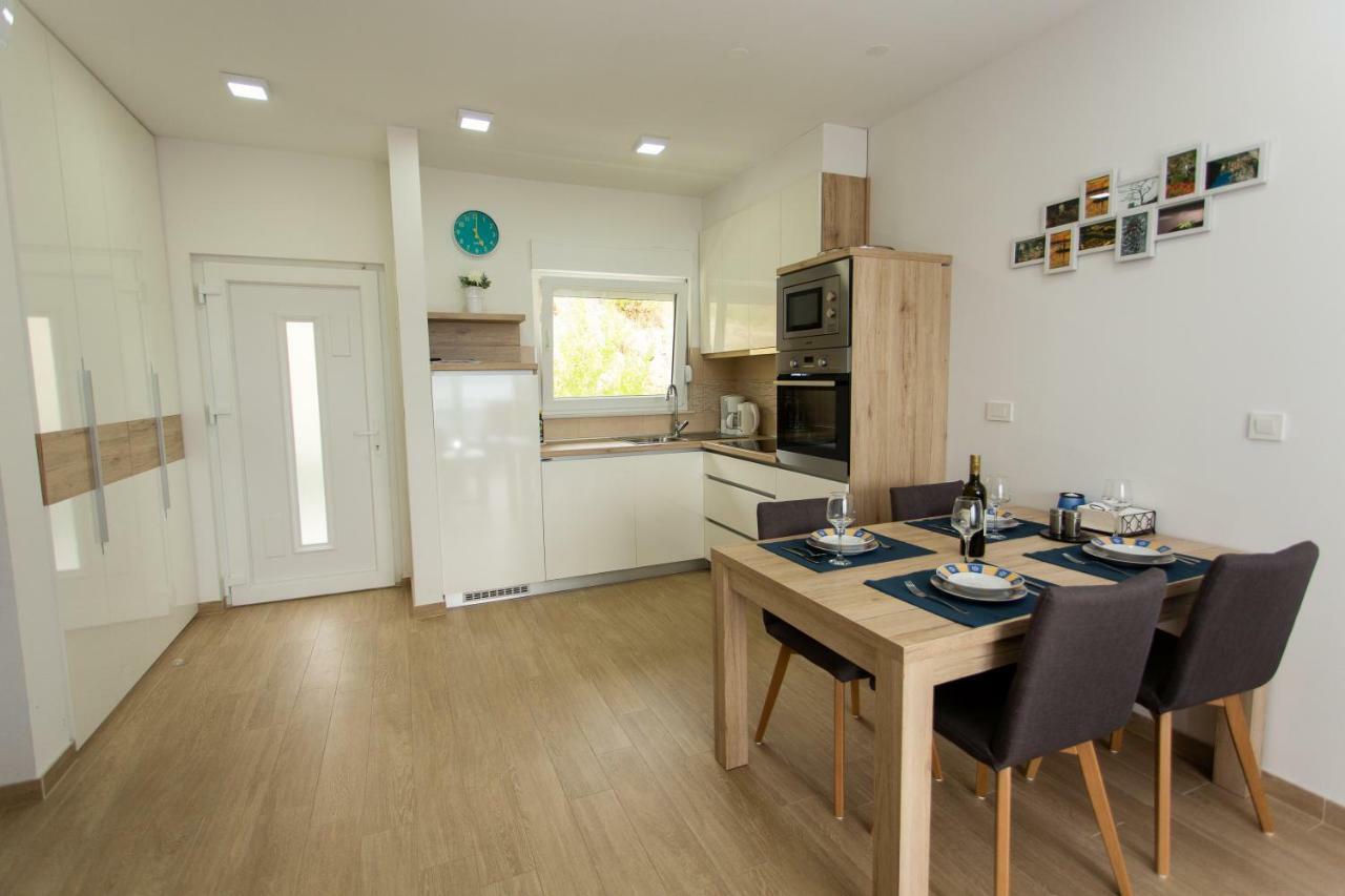 Villa Sara With Sea View And Private Heated Pool Omiš Екстериор снимка